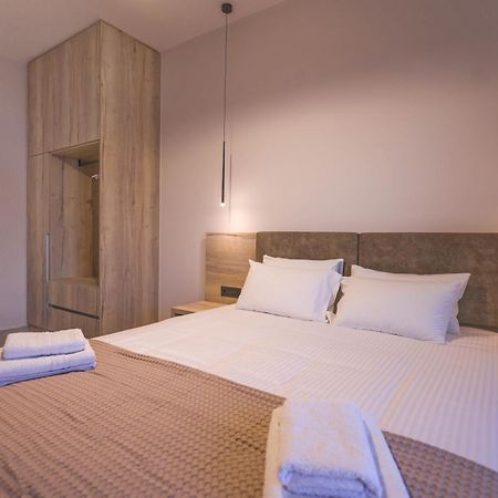Santa Marina Apartments Rodhákinon Buitenkant foto