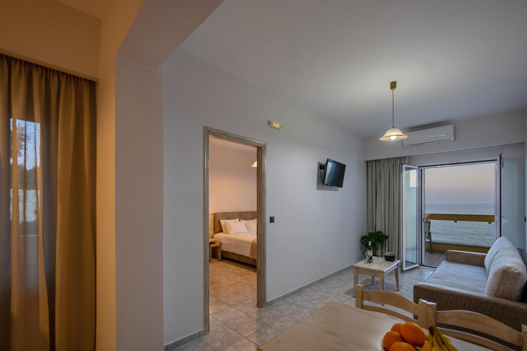Santa Marina Apartments Rodhákinon Buitenkant foto